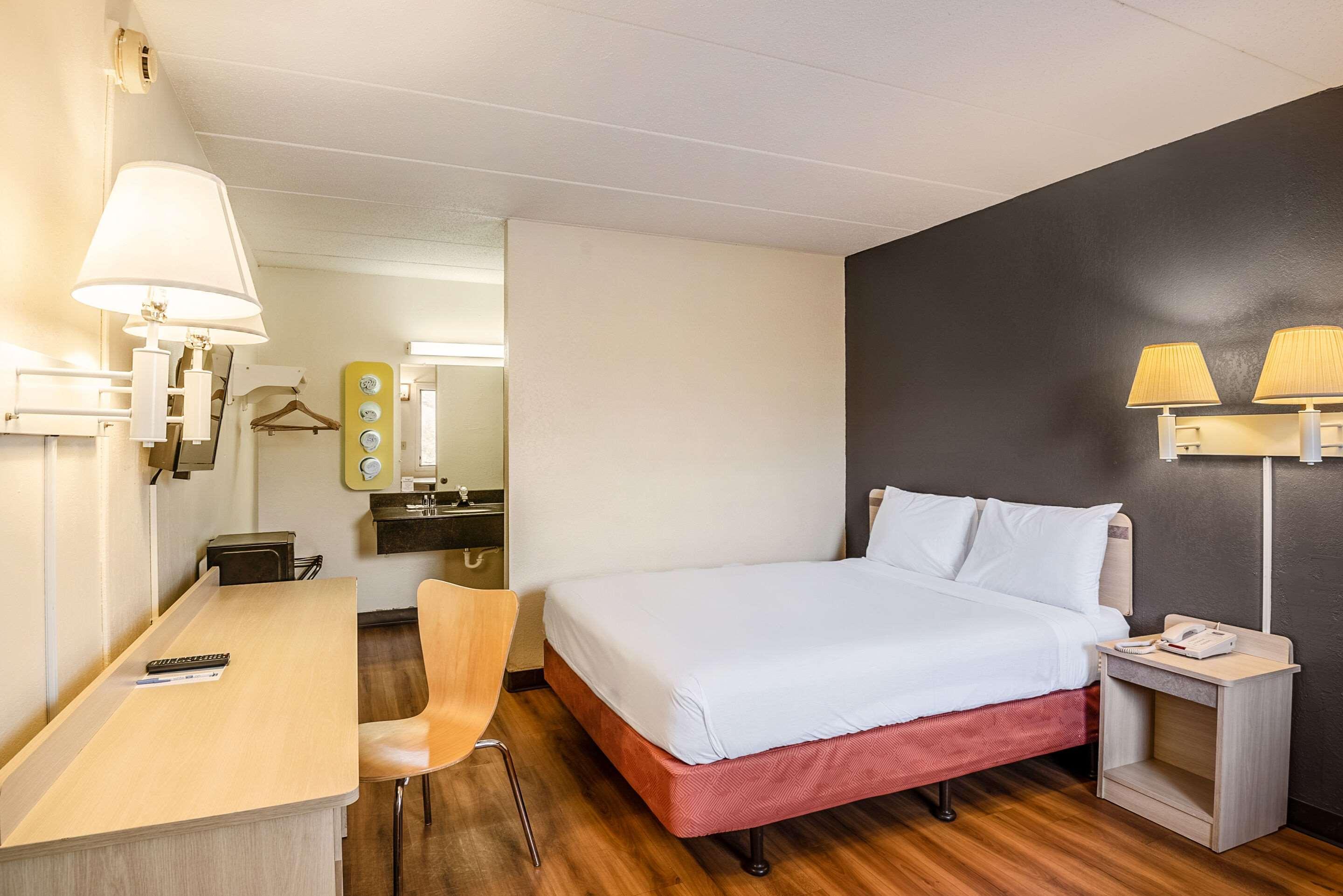 Rodeway Inn دوبوك المظهر الخارجي الصورة