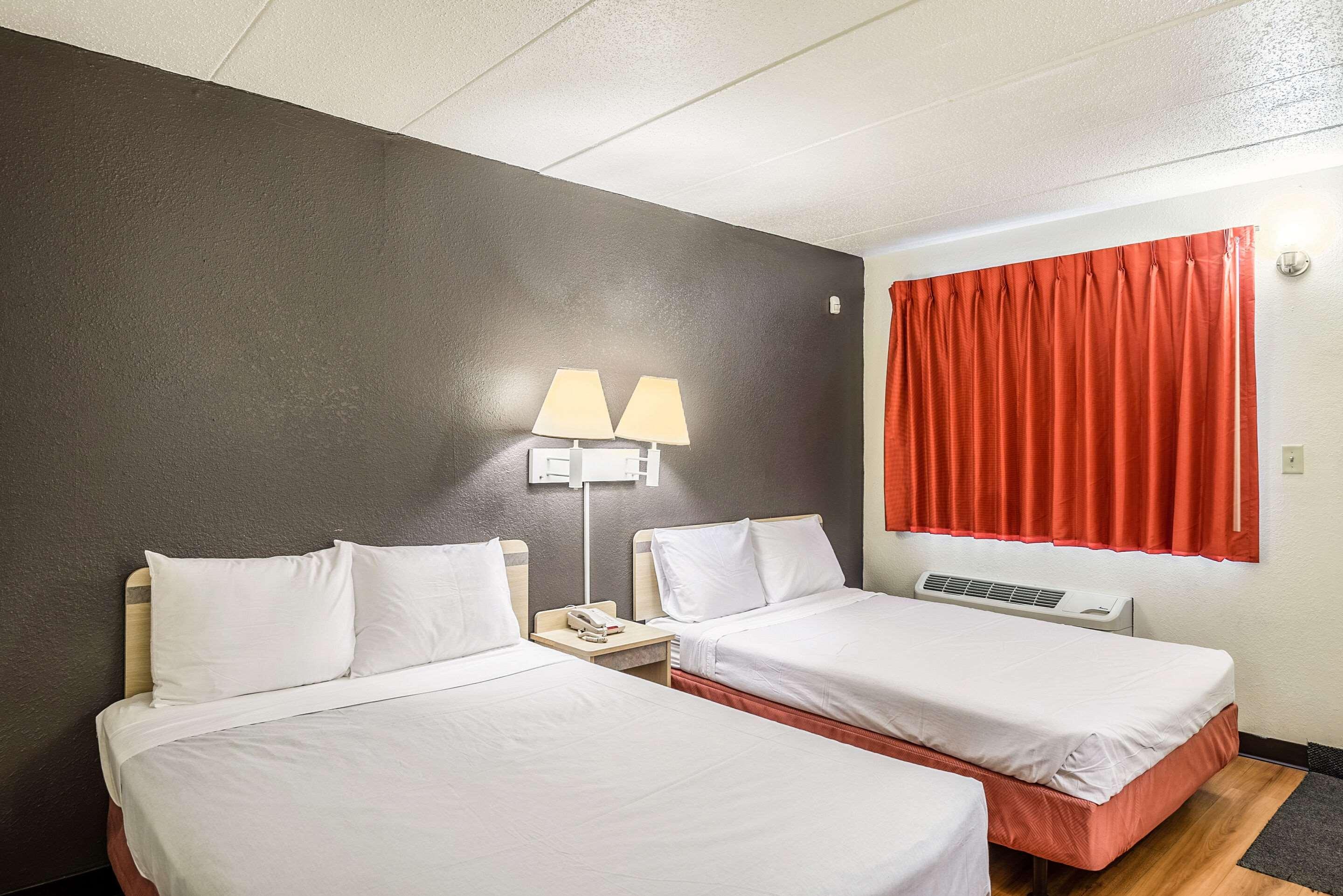 Rodeway Inn دوبوك المظهر الخارجي الصورة