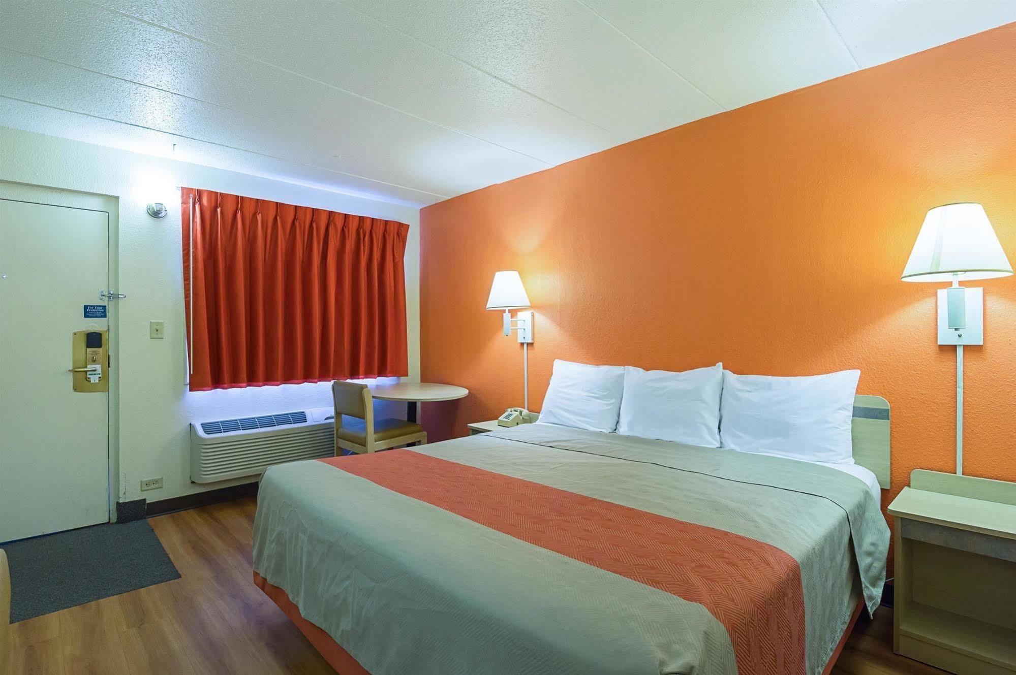 Rodeway Inn دوبوك المظهر الخارجي الصورة